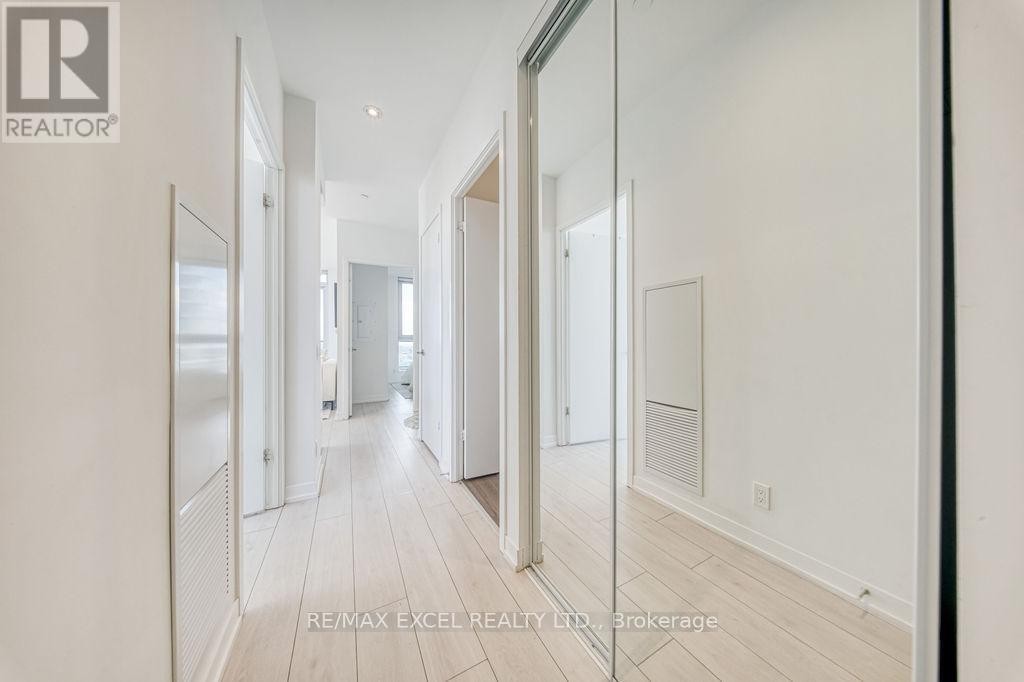 












2803 - 898 PORTAGE PARKWAY

,
Vaughan (Vaughan Corporate Centre),




Ontario
L4K0J6

