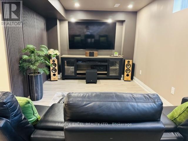 












22 BOITON STREET

,
Richmond Hill,




Ontario
L4S0J4

