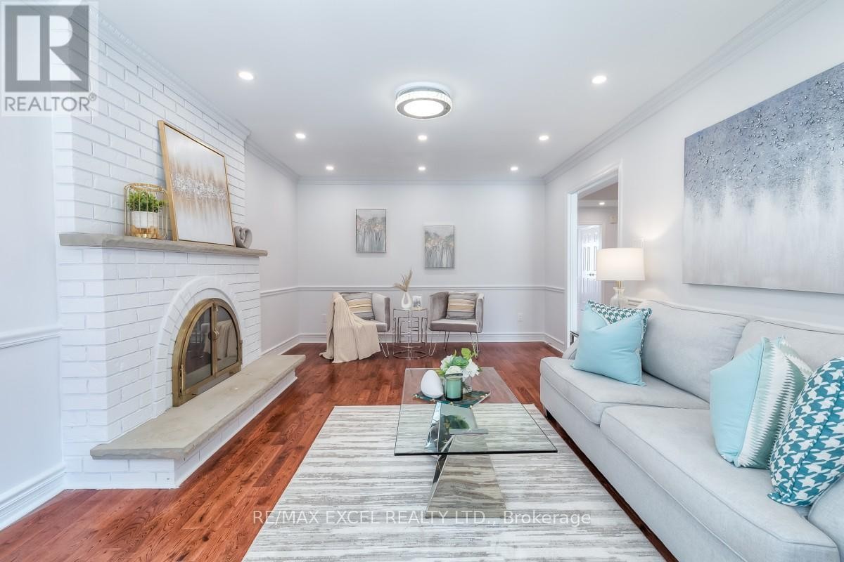 












310 RAYMERVILLE DRIVE

,
Markham (Raymerville),




Ontario
L3P6N9

