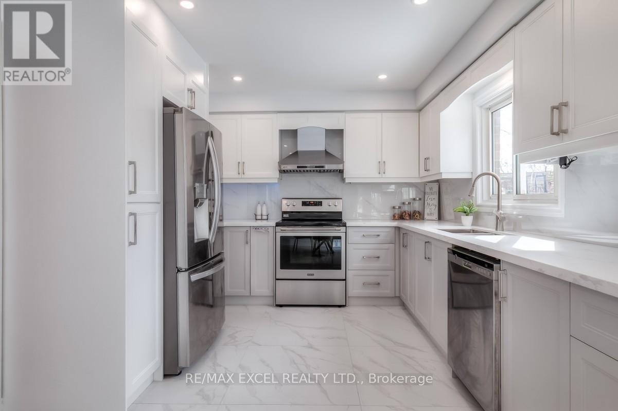 












310 RAYMERVILLE DRIVE

,
Markham (Raymerville),




Ontario
L3P6N9

