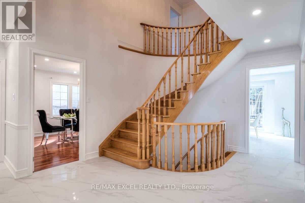 












310 RAYMERVILLE DRIVE

,
Markham (Raymerville),




Ontario
L3P6N9

