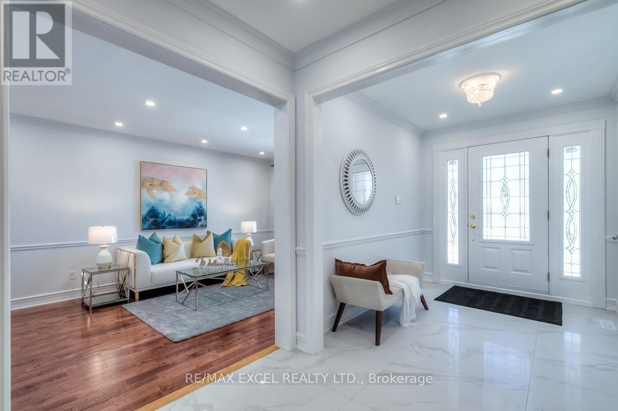 












310 RAYMERVILLE DRIVE

,
Markham (Raymerville),




Ontario
L3P6N9

