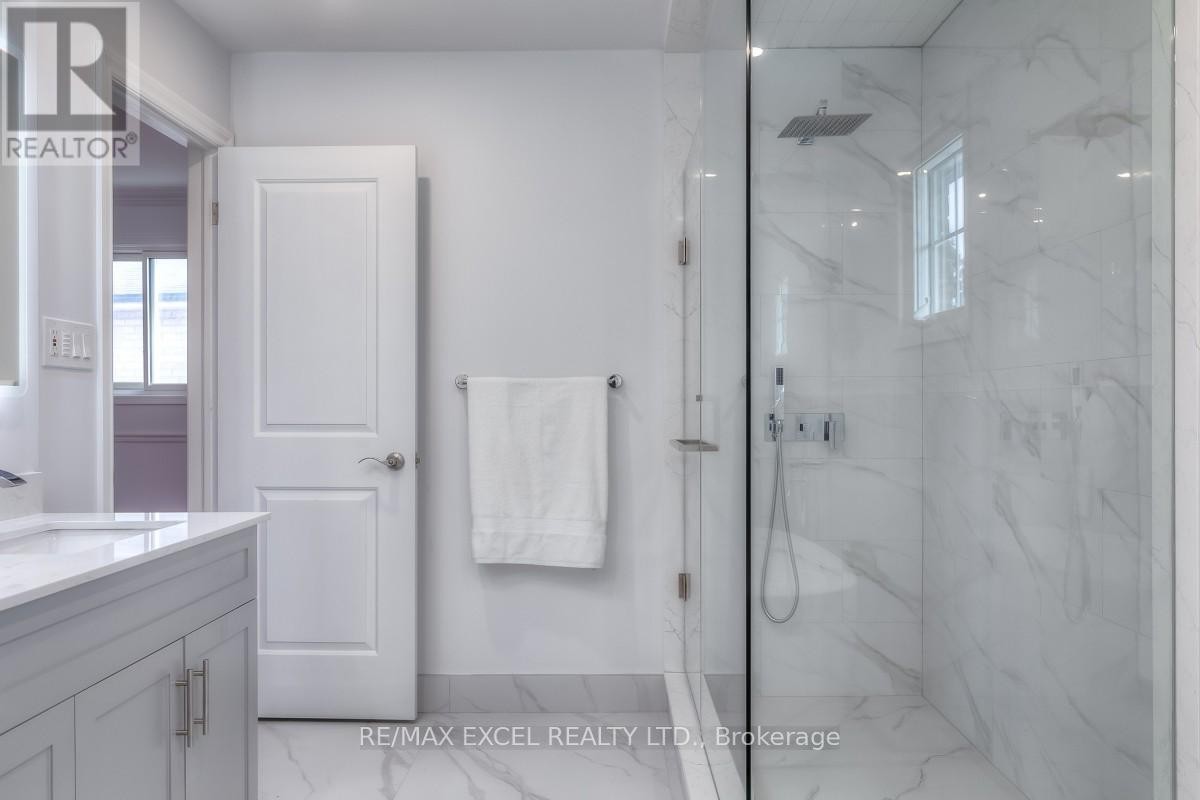 












310 RAYMERVILLE DRIVE

,
Markham (Raymerville),




Ontario
L3P6N9

