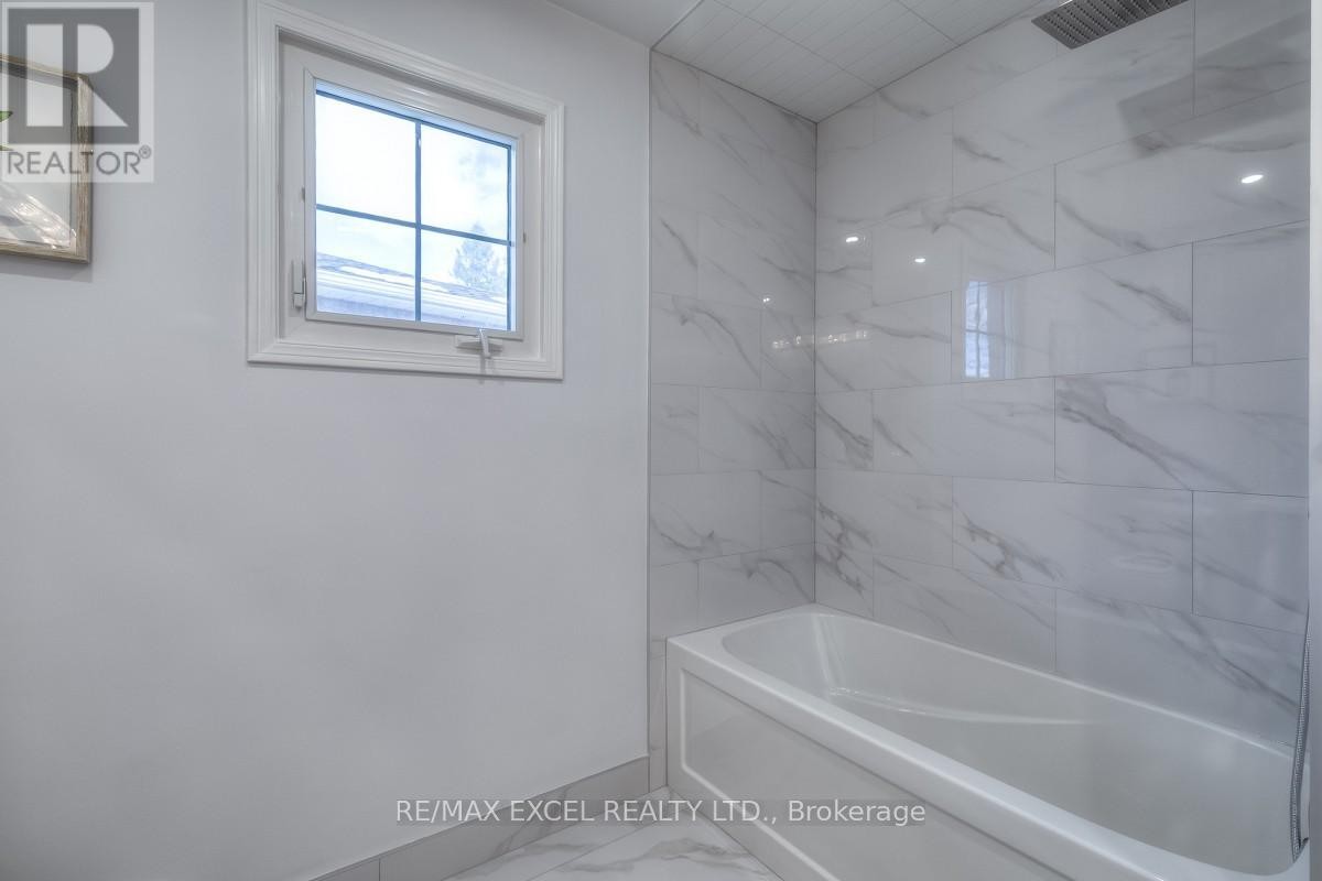 












310 RAYMERVILLE DRIVE

,
Markham (Raymerville),




Ontario
L3P6N9

