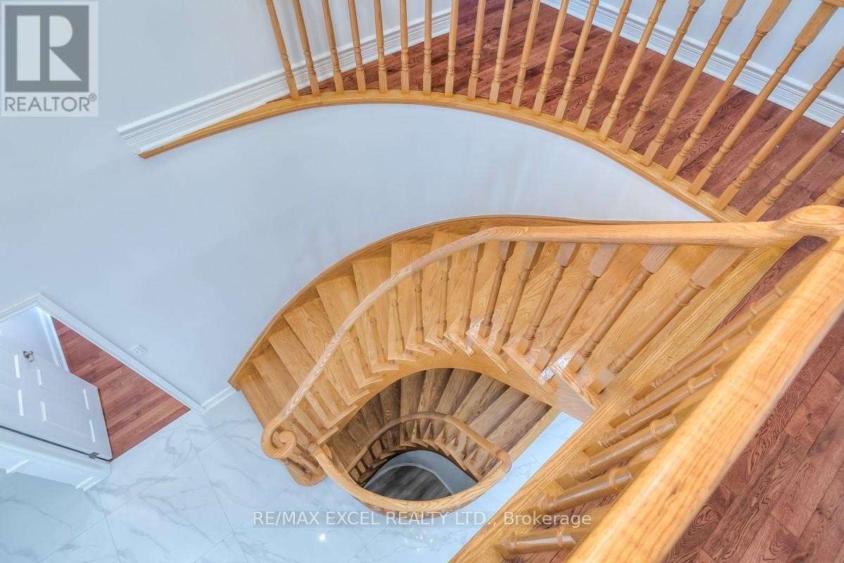 












310 RAYMERVILLE DRIVE

,
Markham (Raymerville),




Ontario
L3P6N9

