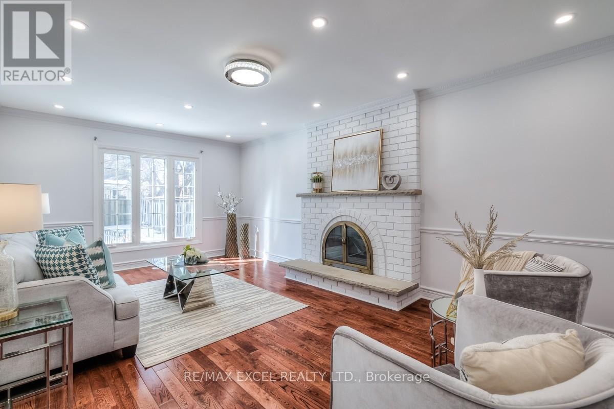 












310 RAYMERVILLE DRIVE

,
Markham (Raymerville),




Ontario
L3P6N9

