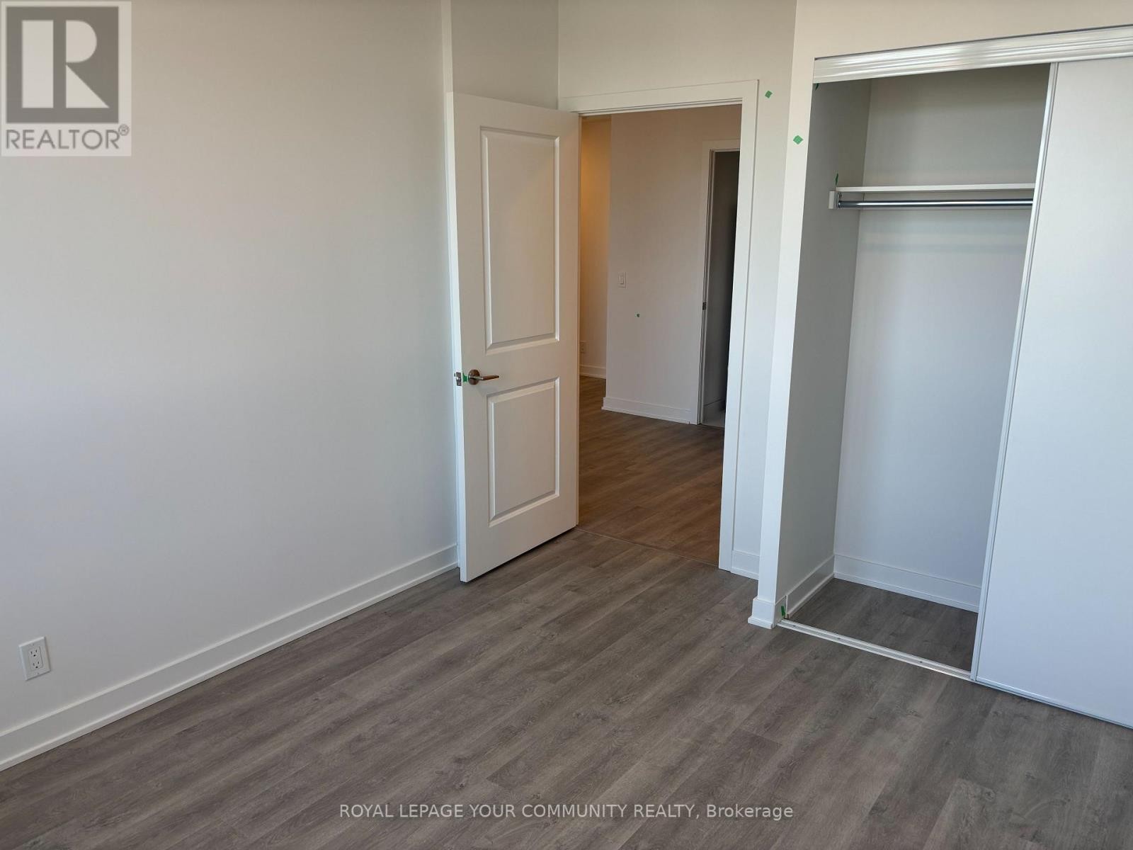 












1706 - 30 UPPER MALL WAY

,
Vaughan (Brownridge),




Ontario
L4J0L7

