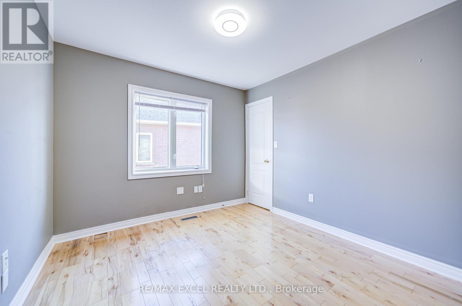 












23 LENA DRIVE

,
Richmond Hill (Rouge Woods),




Ontario
L4S2V4

