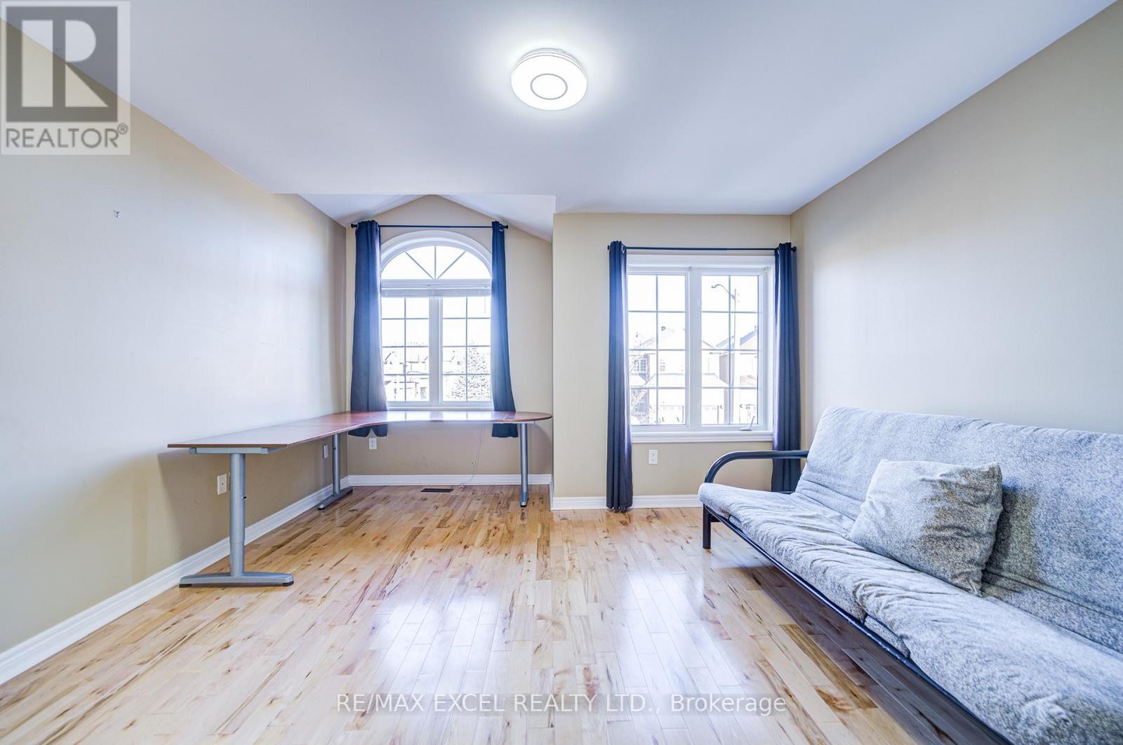 












23 LENA DRIVE

,
Richmond Hill (Rouge Woods),




Ontario
L4S2V4

