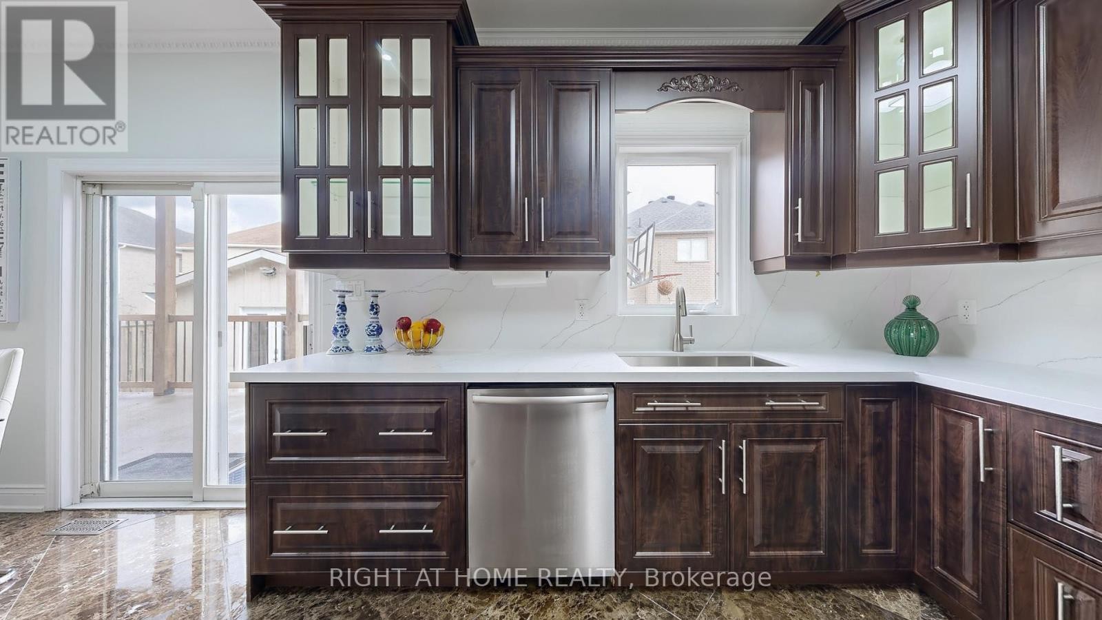 












419 ELSON STREET

,
Markham (Cedarwood),




Ontario
L3S4T8

