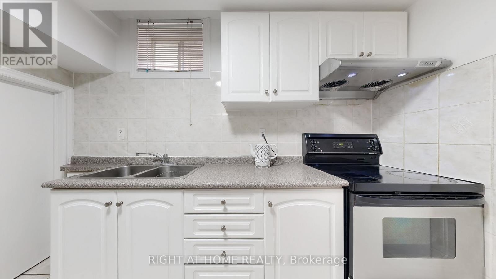 












419 ELSON STREET

,
Markham (Cedarwood),




Ontario
L3S4T8

