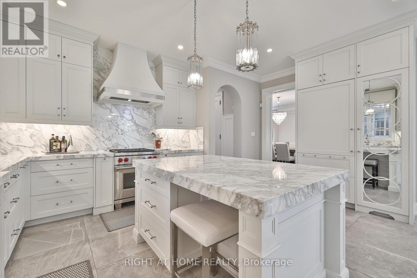 












144 BROOKE STREET

,
Vaughan (Crestwood-Springfarm-Yorkhill),




Ontario
L4J1Y9

