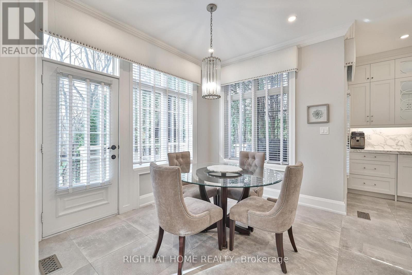 












144 BROOKE STREET

,
Vaughan (Crestwood-Springfarm-Yorkhill),




Ontario
L4J1Y9

