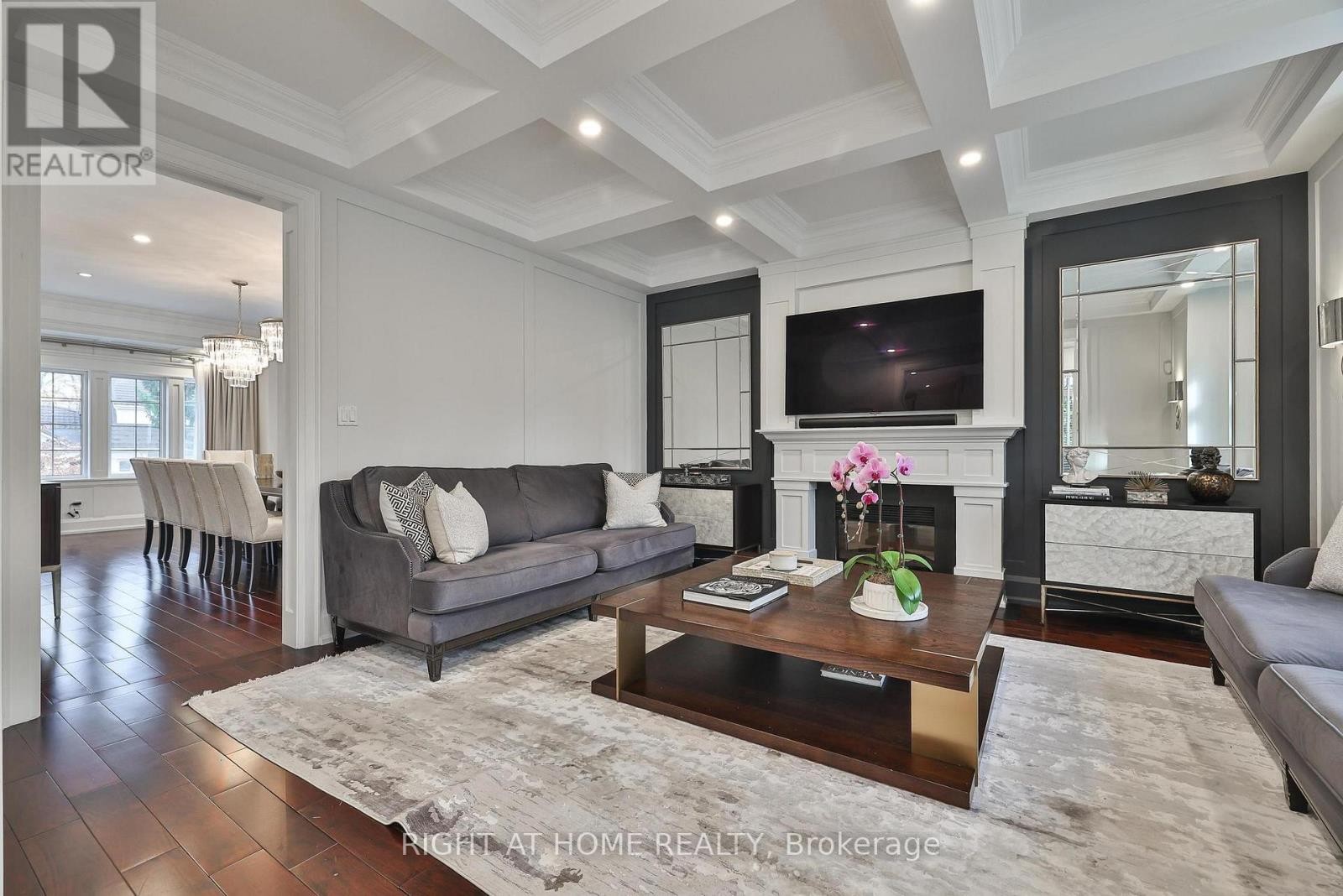 












144 BROOKE STREET

,
Vaughan (Crestwood-Springfarm-Yorkhill),




Ontario
L4J1Y9

