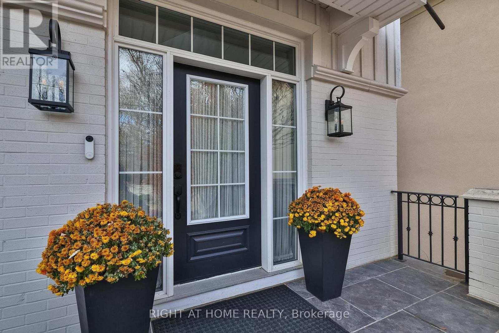 












144 BROOKE STREET

,
Vaughan (Crestwood-Springfarm-Yorkhill),




Ontario
L4J1Y9

