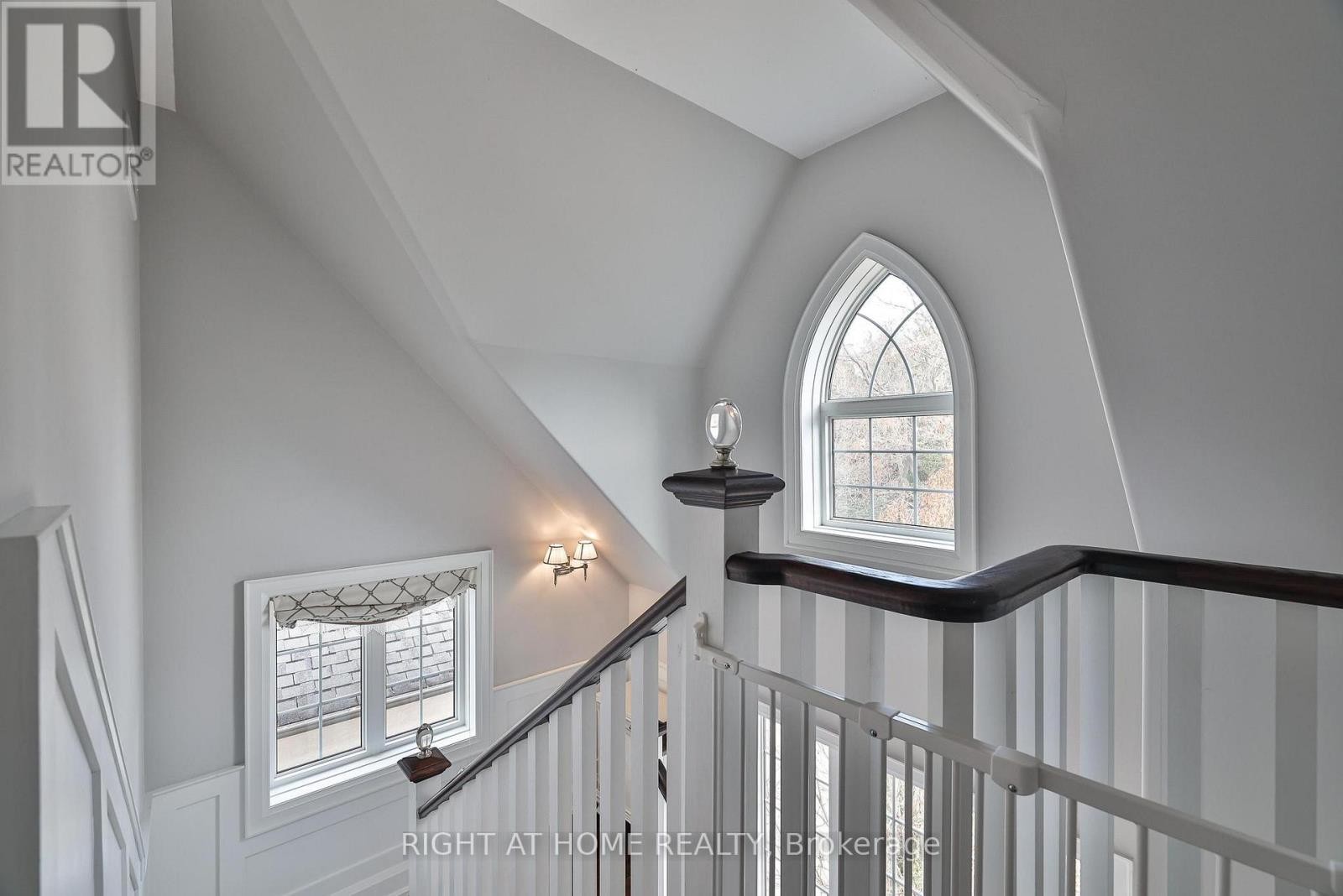 












144 BROOKE STREET

,
Vaughan (Crestwood-Springfarm-Yorkhill),




Ontario
L4J1Y9

