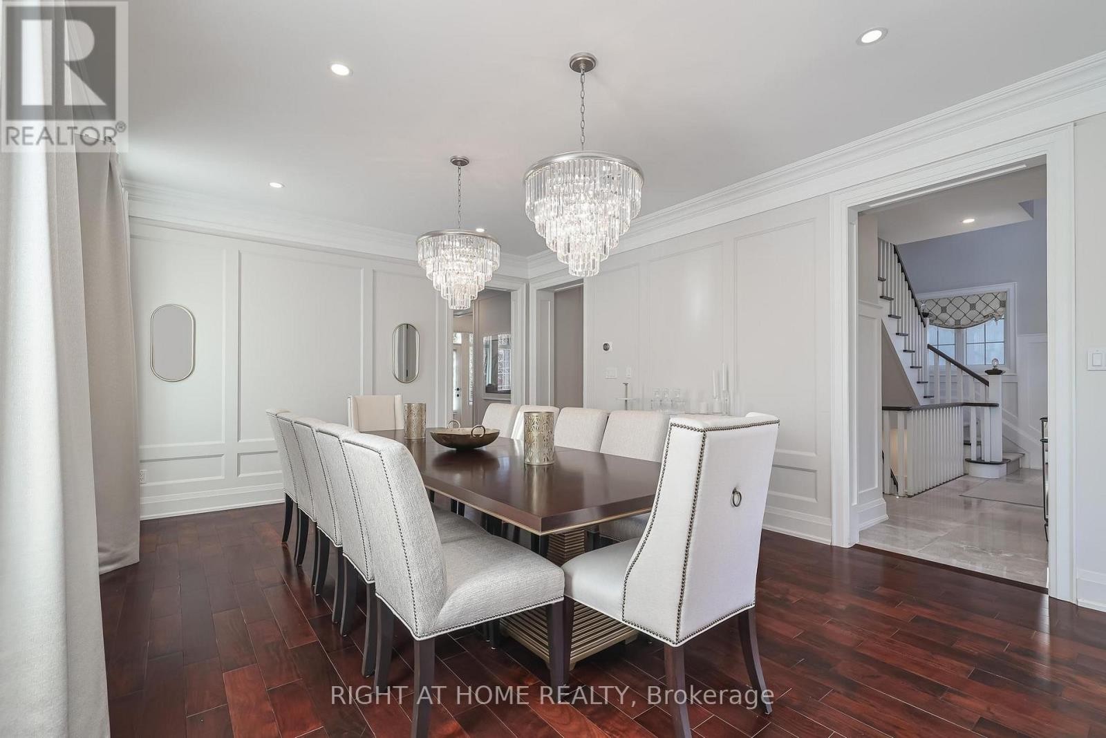 












144 BROOKE STREET

,
Vaughan (Crestwood-Springfarm-Yorkhill),




Ontario
L4J1Y9

