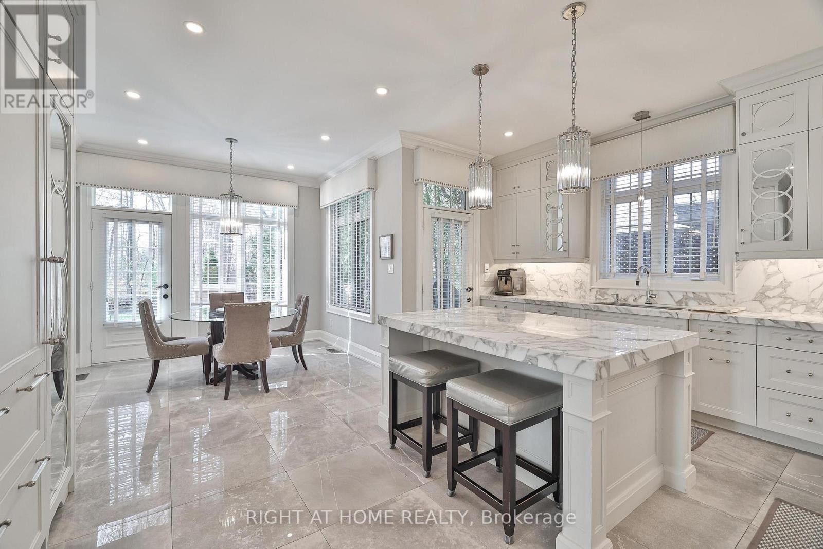 












144 BROOKE STREET

,
Vaughan (Crestwood-Springfarm-Yorkhill),




Ontario
L4J1Y9

