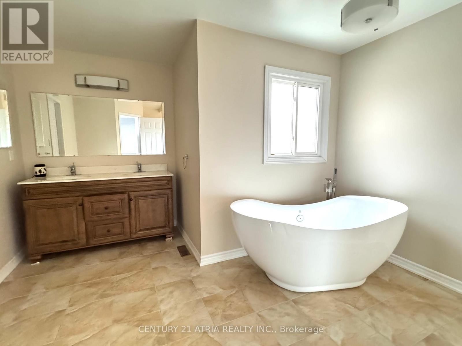 












15 TIMPSON DRIVE

,
Aurora (Aurora Highlands),




Ontario
L4G5K6

