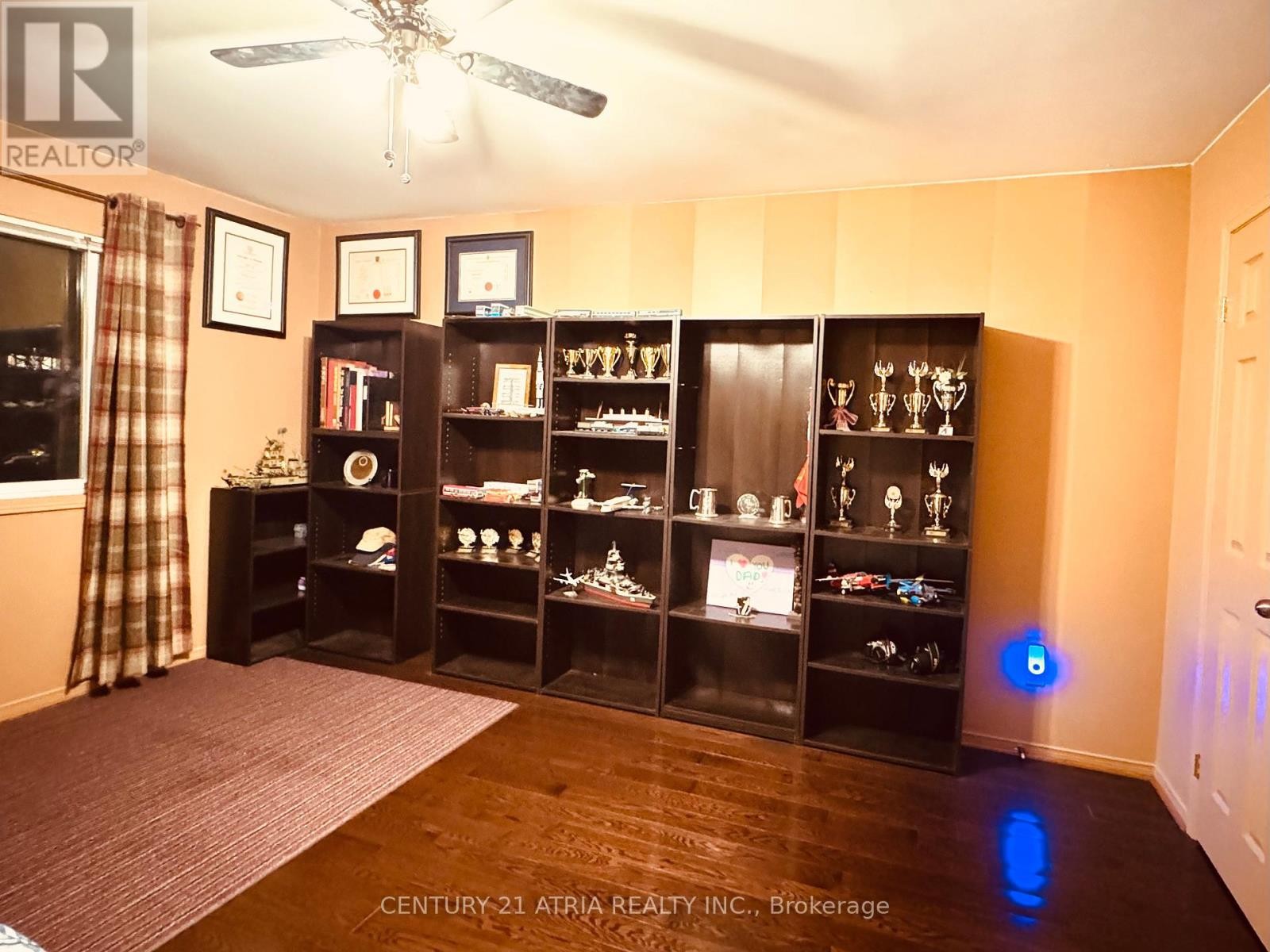 












15 TIMPSON DRIVE

,
Aurora (Aurora Highlands),




Ontario
L4G5K6

