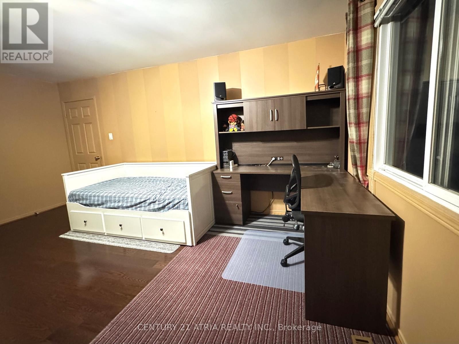 












15 TIMPSON DRIVE

,
Aurora (Aurora Highlands),




Ontario
L4G5K6

