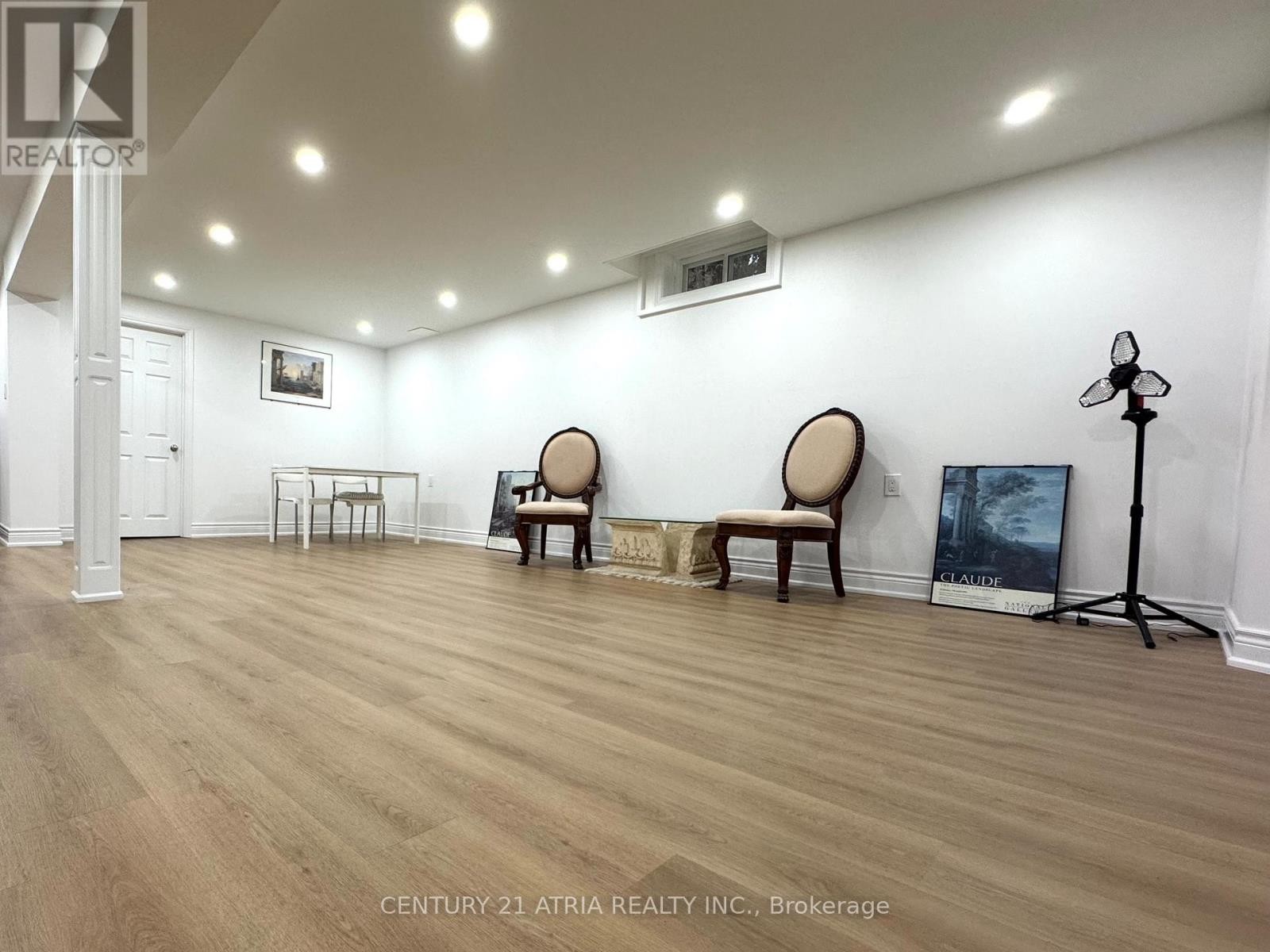 












15 TIMPSON DRIVE

,
Aurora (Aurora Highlands),




Ontario
L4G5K6

