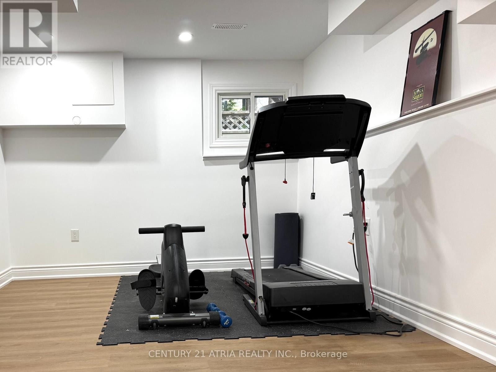 












15 TIMPSON DRIVE

,
Aurora (Aurora Highlands),




Ontario
L4G5K6

