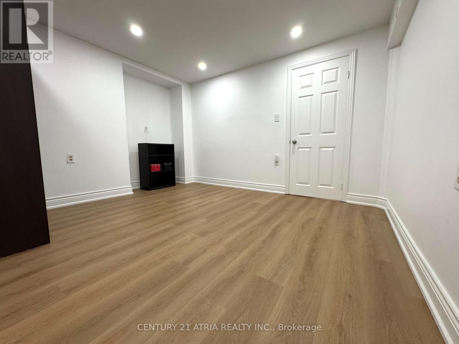 












15 TIMPSON DRIVE

,
Aurora (Aurora Highlands),




Ontario
L4G5K6

