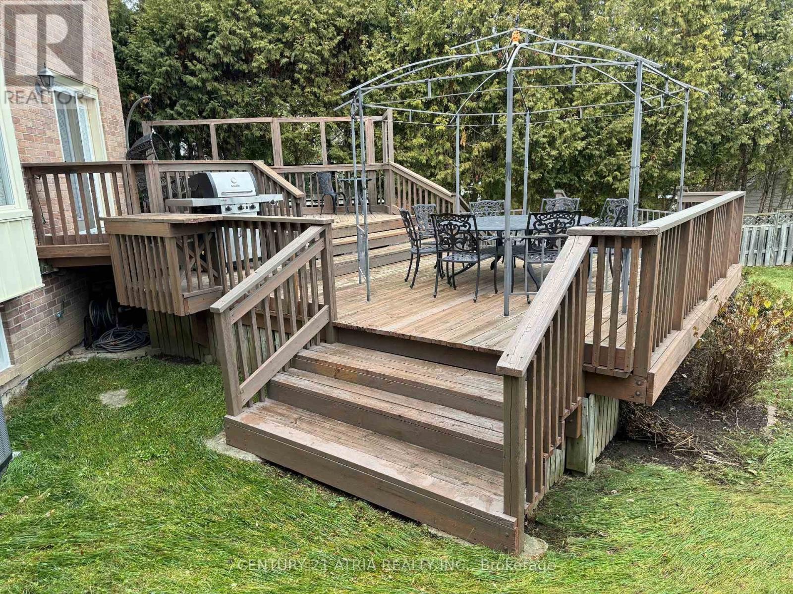 












15 TIMPSON DRIVE

,
Aurora (Aurora Highlands),




Ontario
L4G5K6

