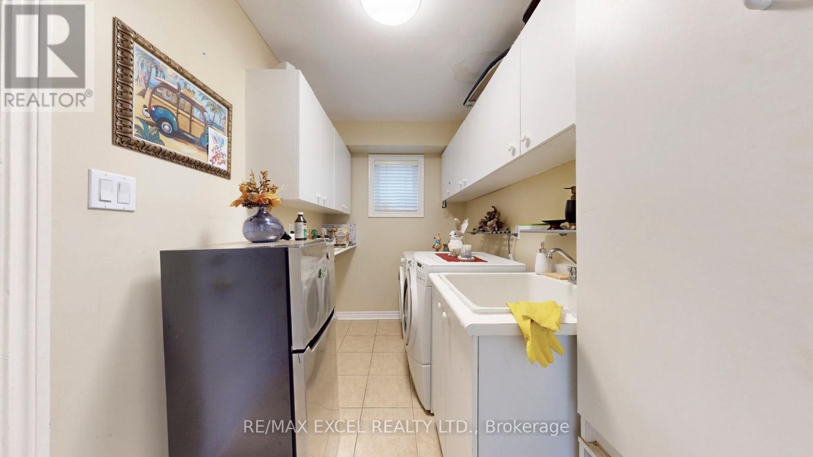 












50 WILDFLOWER DRIVE

,
Richmond Hill (Oak Ridges),




Ontario
L4E3Y7

