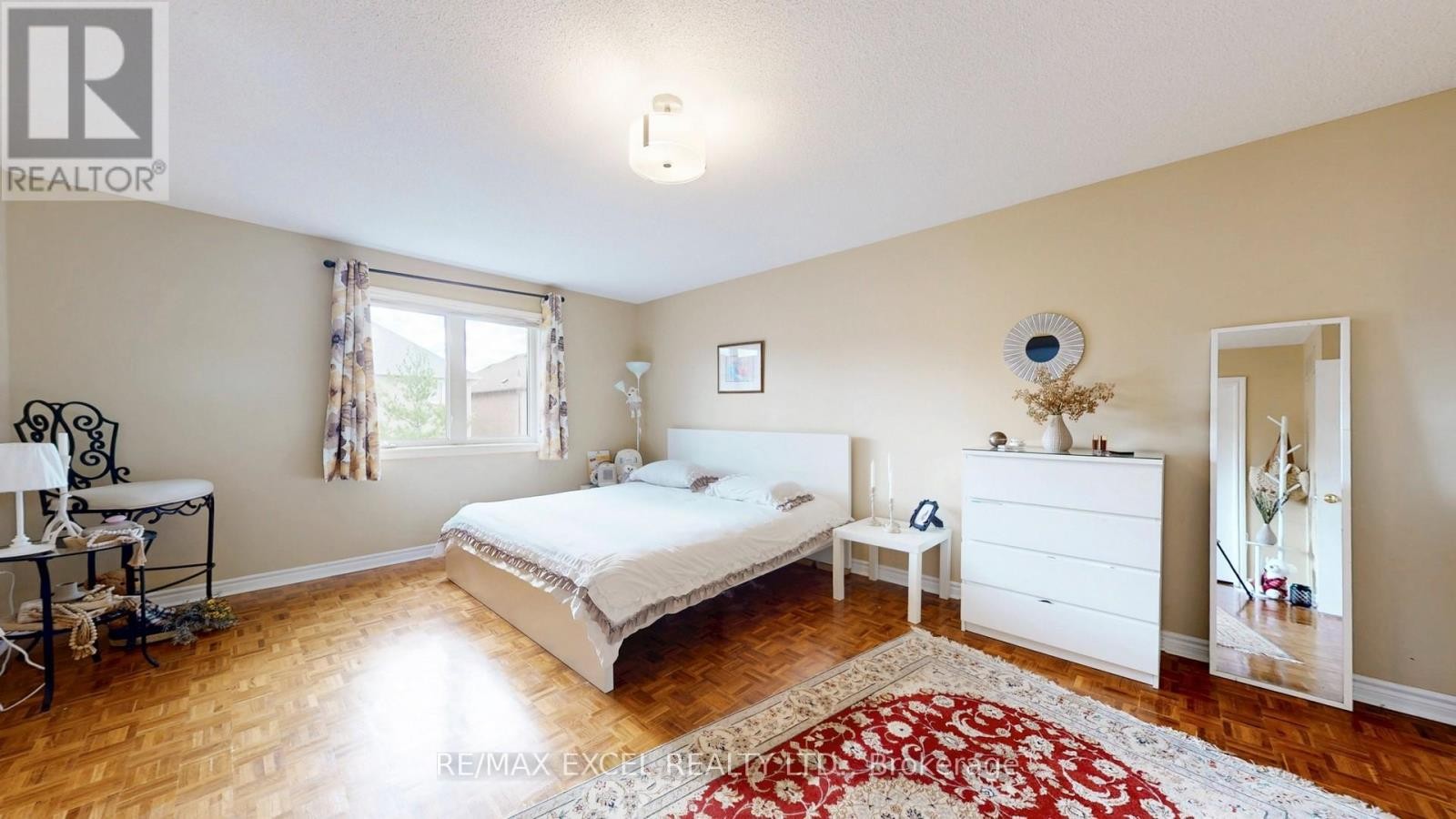 












50 WILDFLOWER DRIVE

,
Richmond Hill (Oak Ridges),




Ontario
L4E3Y7

