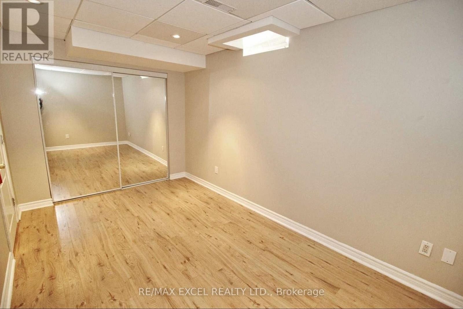 












50 WILDFLOWER DRIVE

,
Richmond Hill (Oak Ridges),




Ontario
L4E3Y7

