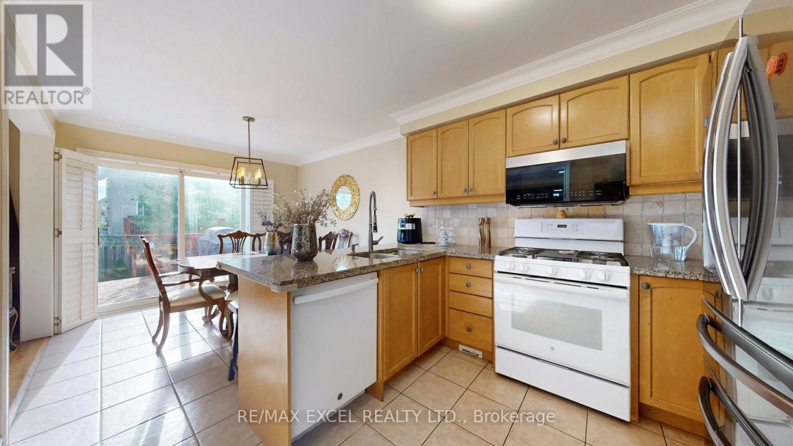 












50 WILDFLOWER DRIVE

,
Richmond Hill (Oak Ridges),




Ontario
L4E3Y7

