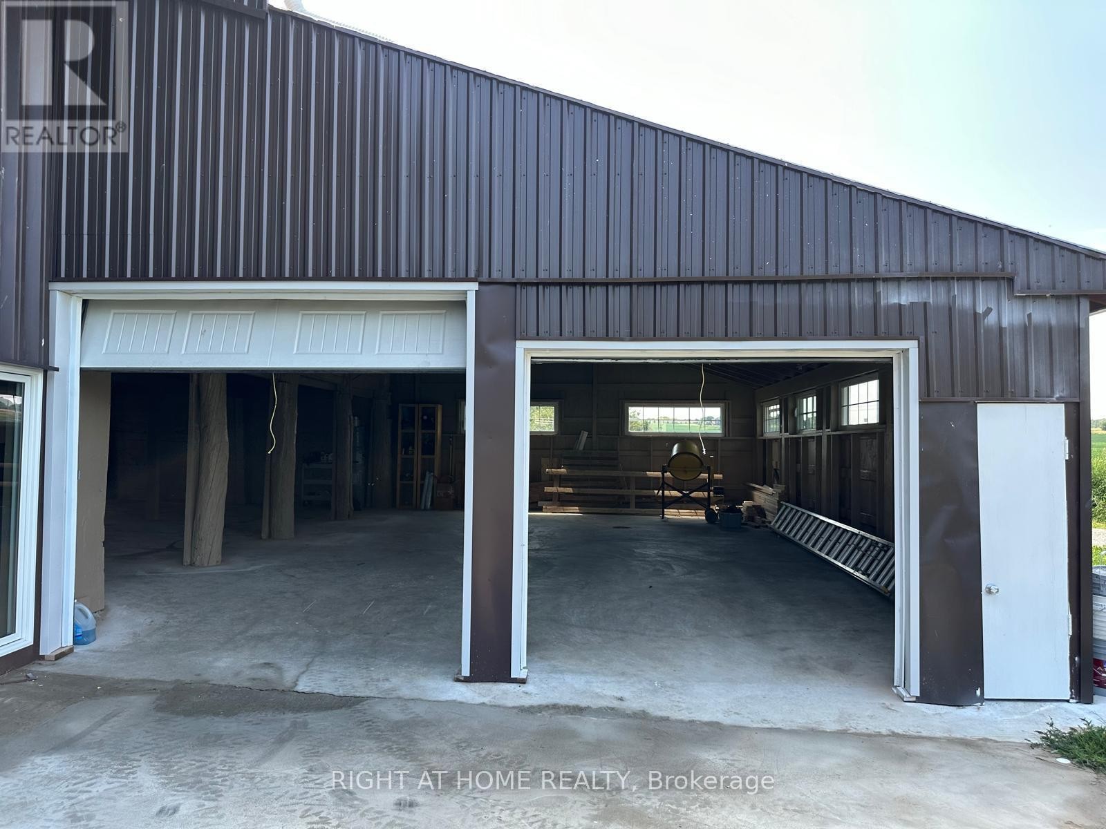 












17400 10TH CONCESSION N

,
King,




Ontario
L0G1T0

