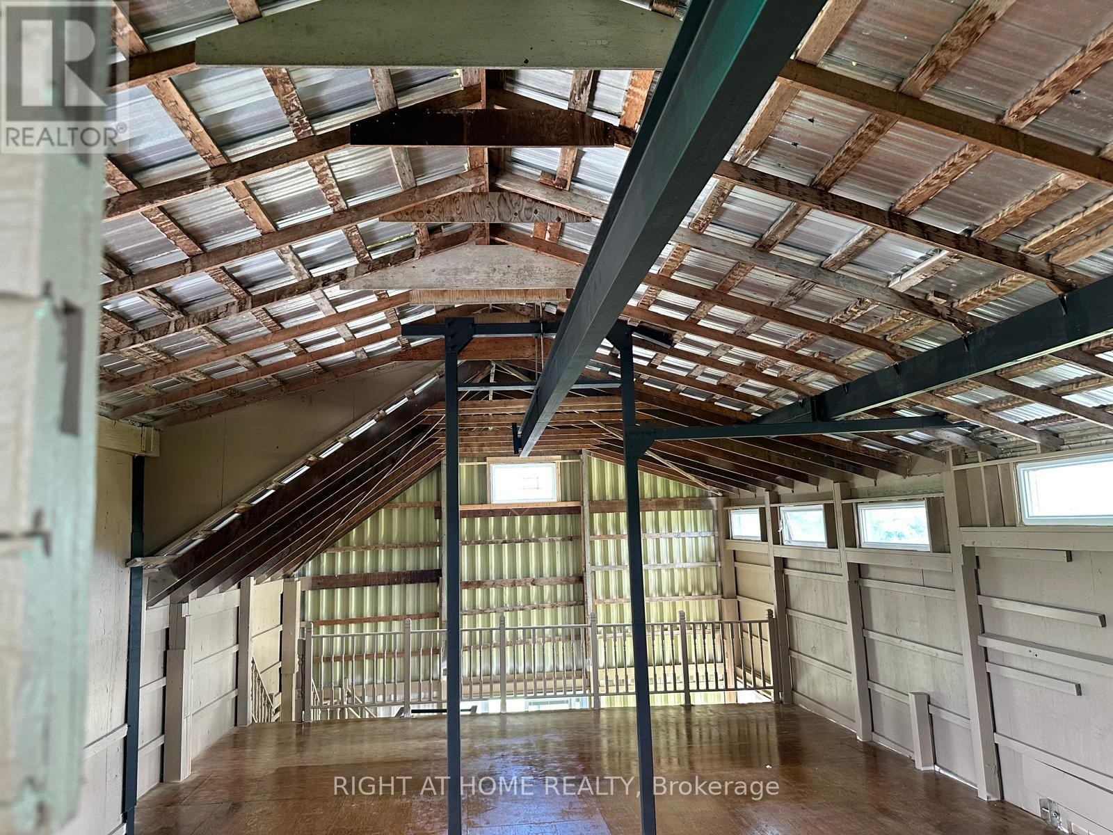 












17400 10TH CONCESSION N

,
King,




Ontario
L0G1T0

