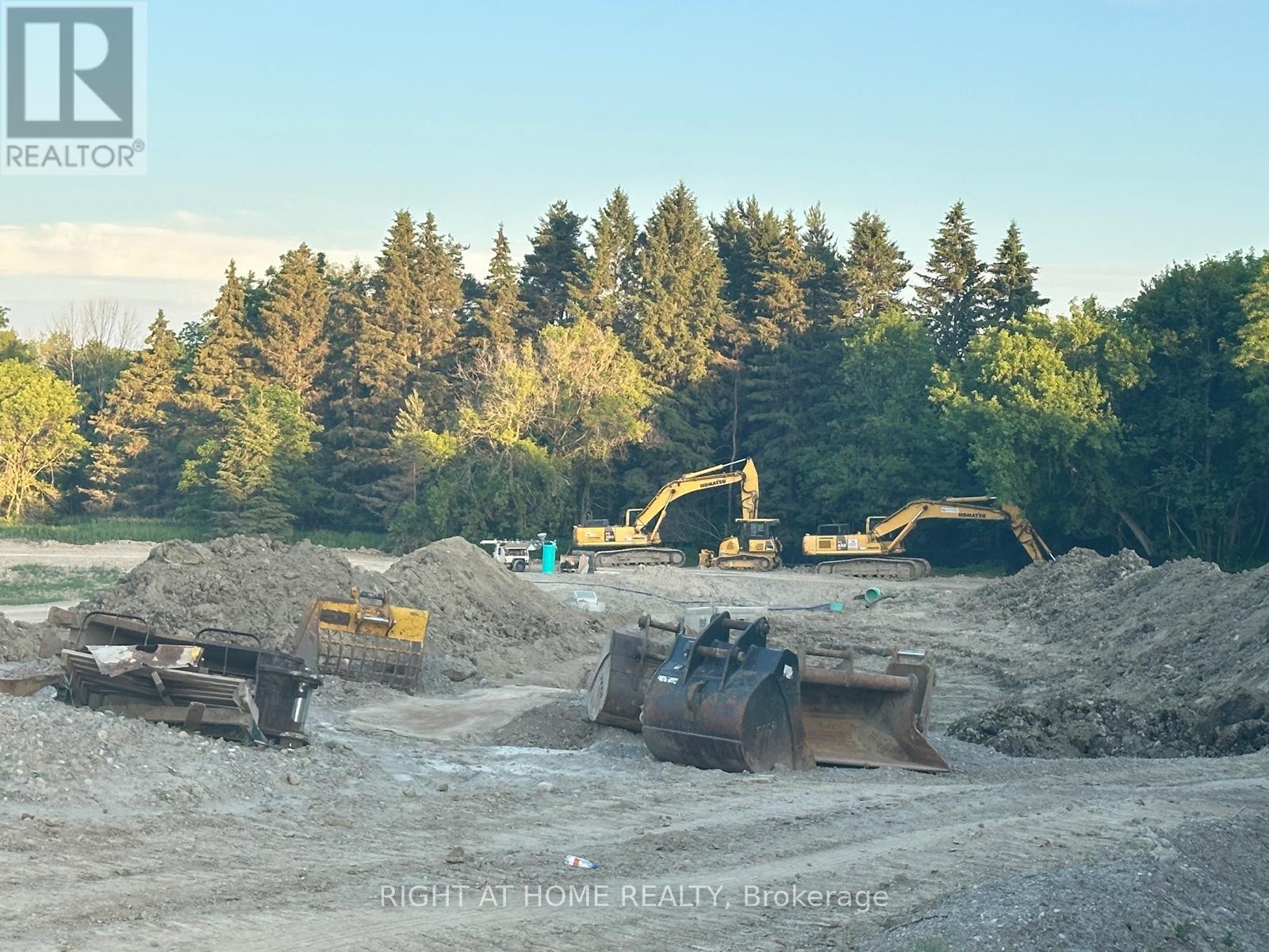 












17400 10TH CONCESSION N

,
King,




Ontario
L0G1T0

