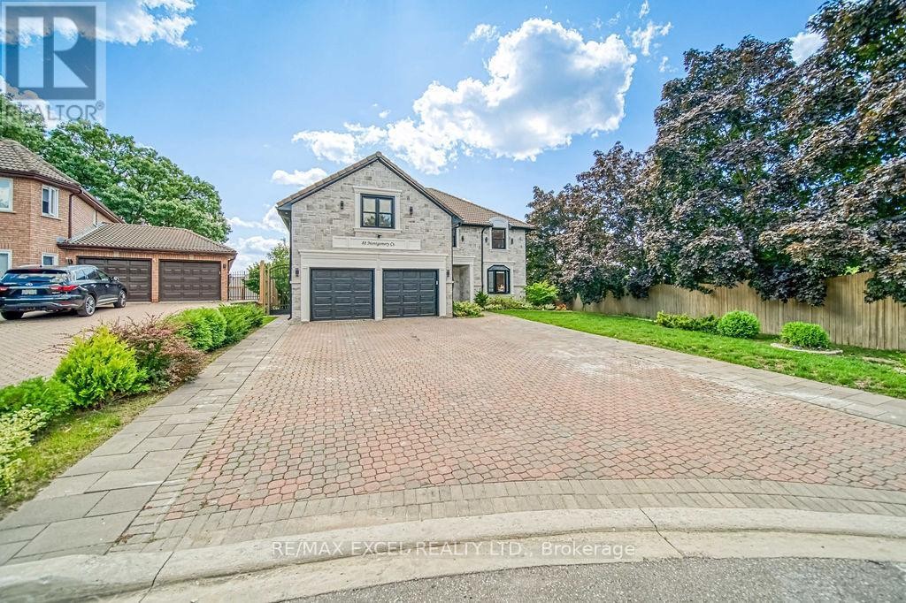 












88 MONTGOMERY COURT

,
Markham (Buttonville),




Ontario
L3R0C1

