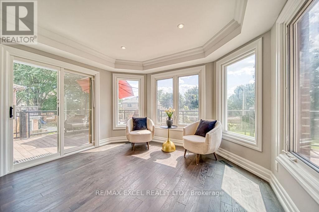 












88 MONTGOMERY COURT

,
Markham (Buttonville),




Ontario
L3R0C1

