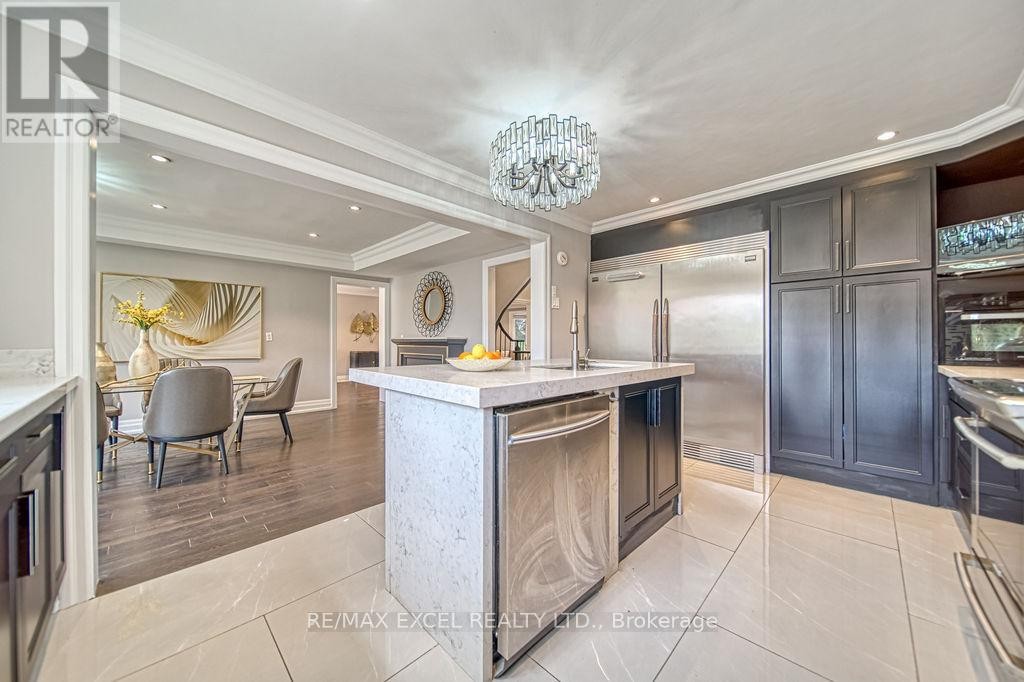 












88 MONTGOMERY COURT

,
Markham (Buttonville),




Ontario
L3R0C1

