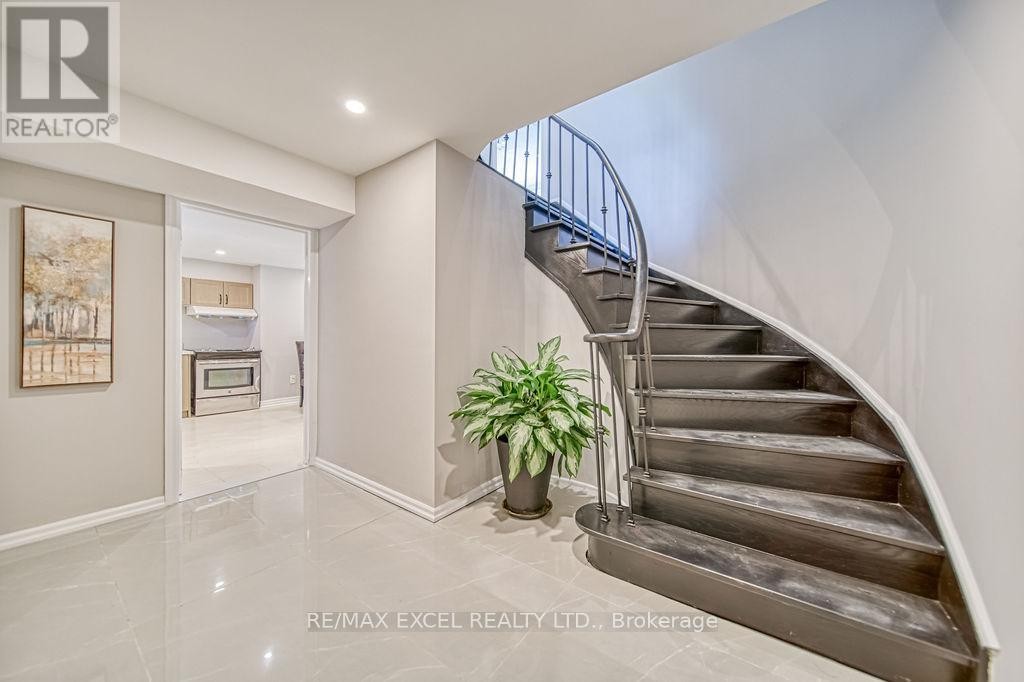 












88 MONTGOMERY COURT

,
Markham (Buttonville),




Ontario
L3R0C1

