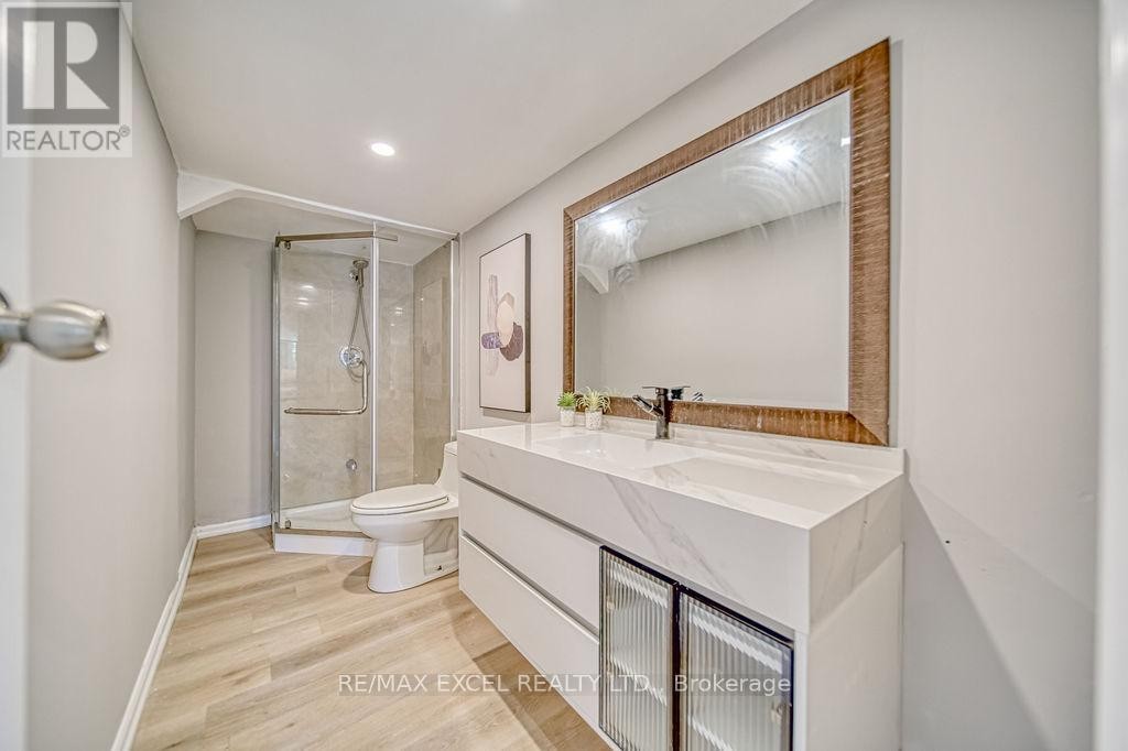 












88 MONTGOMERY COURT

,
Markham (Buttonville),




Ontario
L3R0C1

