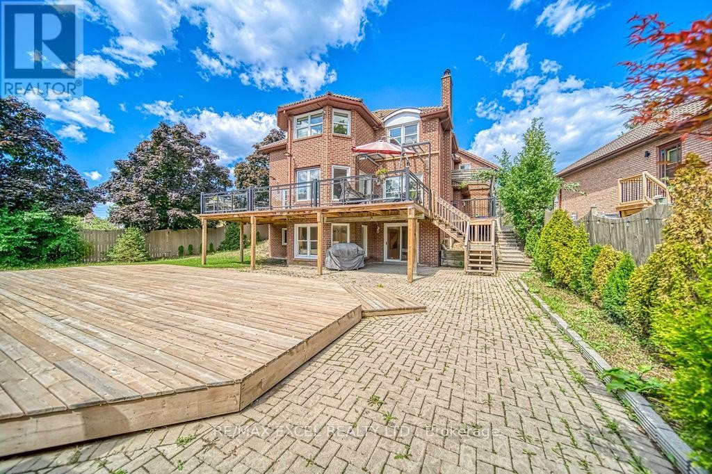 












88 MONTGOMERY COURT

,
Markham (Buttonville),




Ontario
L3R0C1

