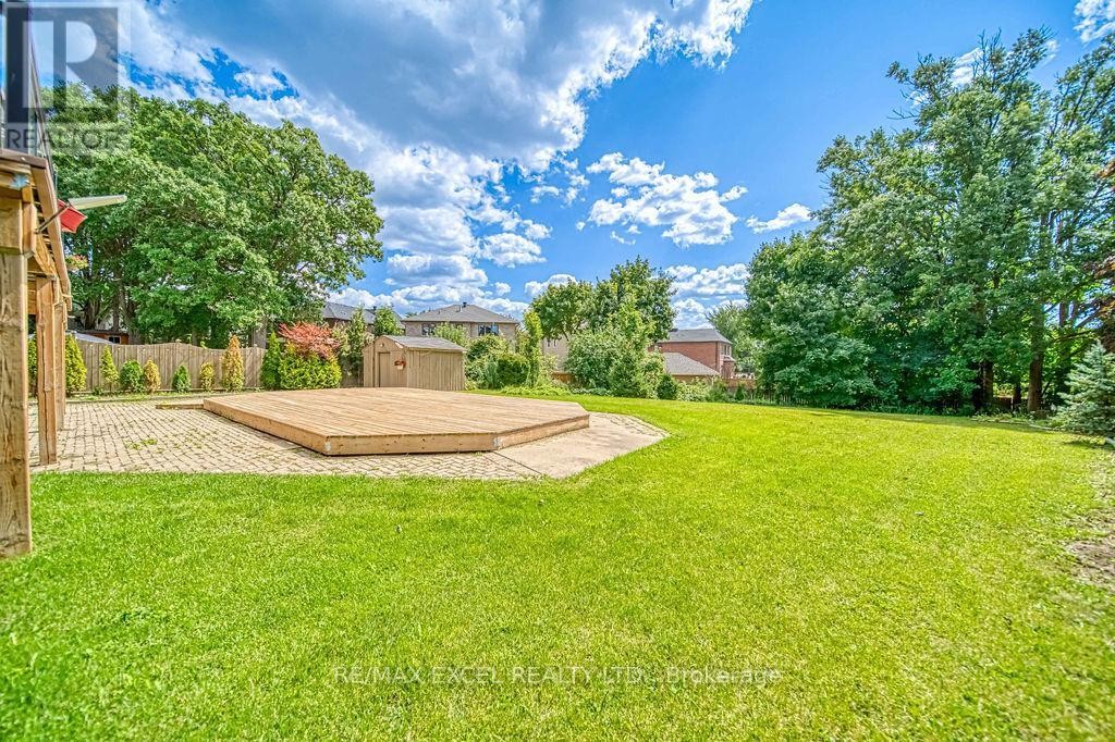 












88 MONTGOMERY COURT

,
Markham (Buttonville),




Ontario
L3R0C1

