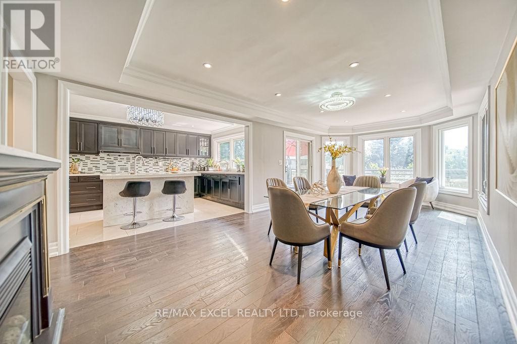 












88 MONTGOMERY COURT

,
Markham (Buttonville),




Ontario
L3R0C1

