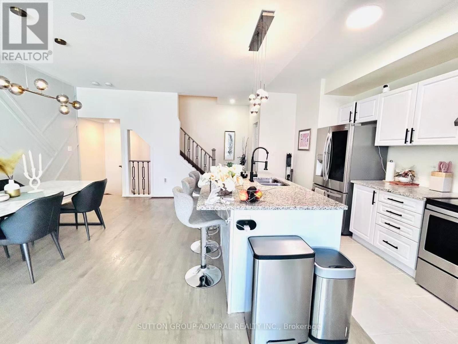 












14 MCGRATH AVENUE

,
Richmond Hill,




Ontario
L4S0K5

