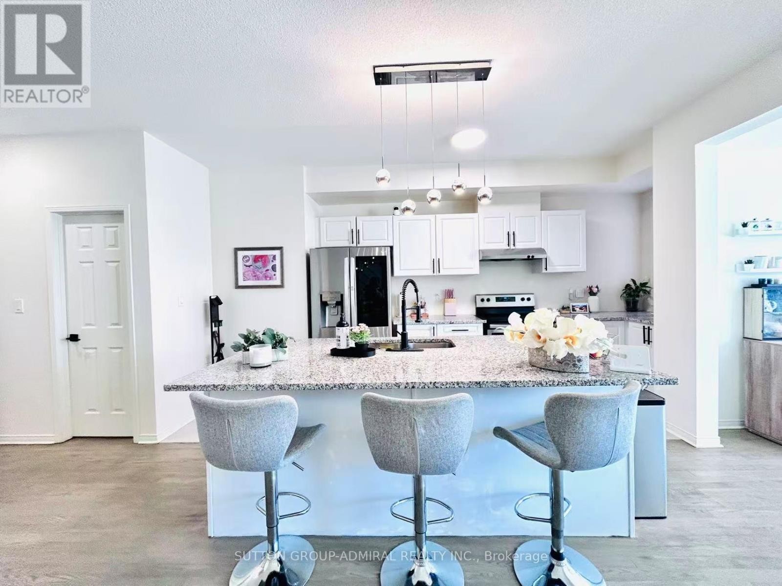 












14 MCGRATH AVENUE

,
Richmond Hill,




Ontario
L4S0K5

