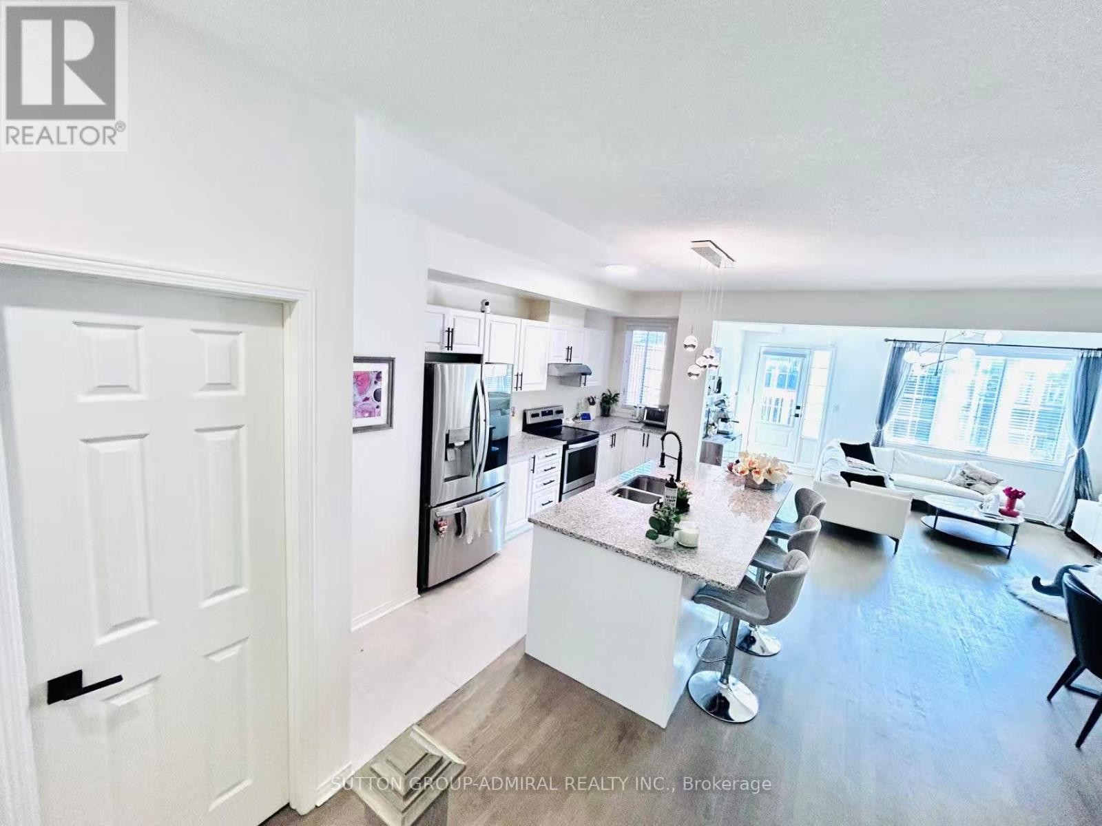 












14 MCGRATH AVENUE

,
Richmond Hill,




Ontario
L4S0K5

