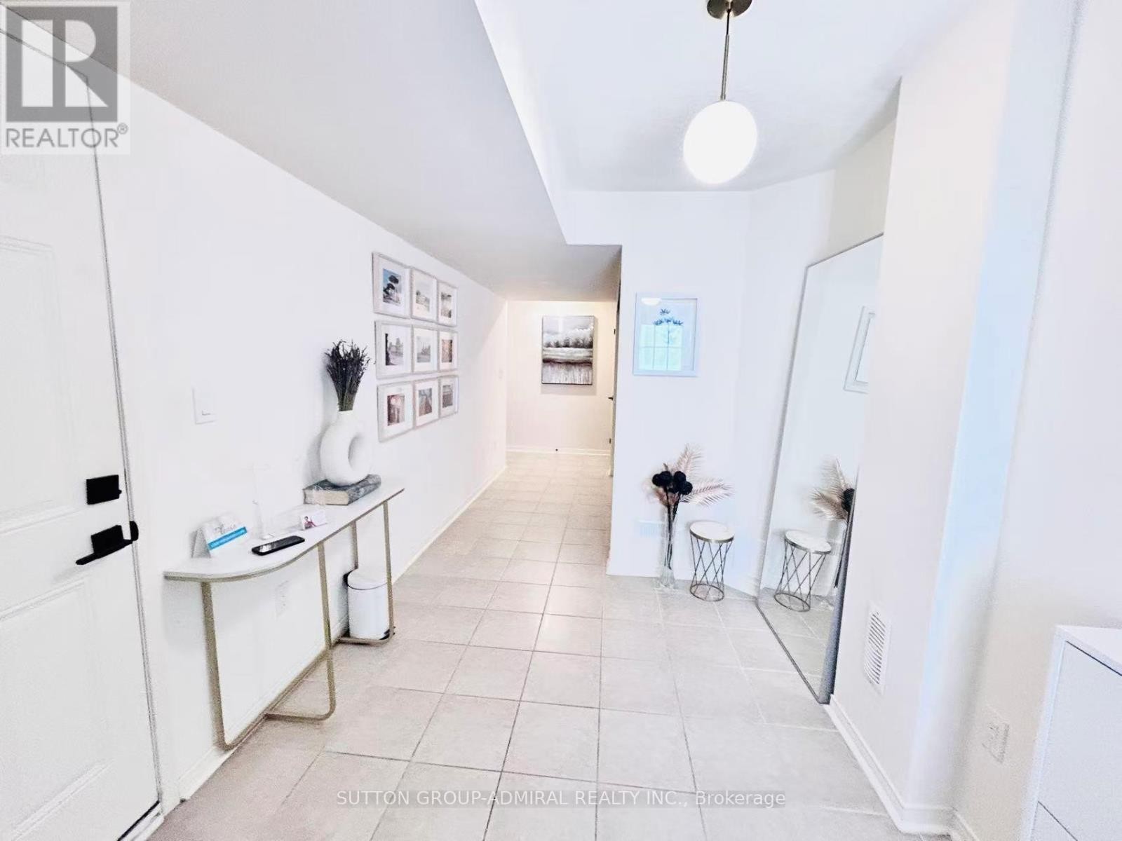 












14 MCGRATH AVENUE

,
Richmond Hill,




Ontario
L4S0K5

