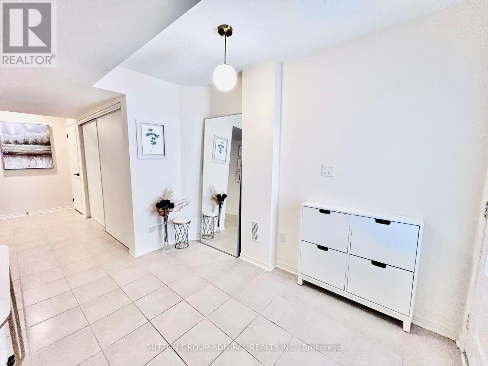 












14 MCGRATH AVENUE

,
Richmond Hill,




Ontario
L4S0K5

