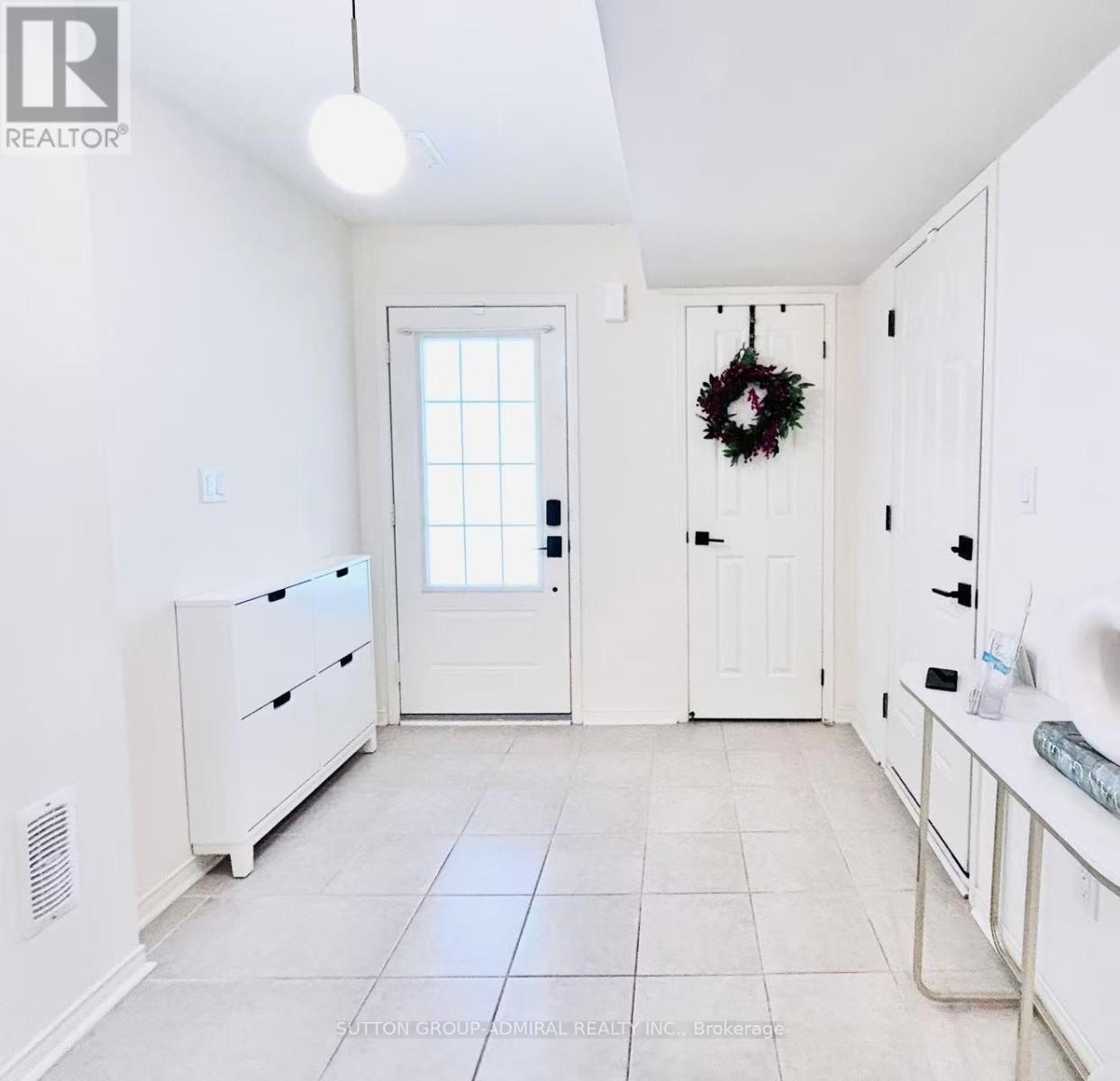 












14 MCGRATH AVENUE

,
Richmond Hill,




Ontario
L4S0K5

